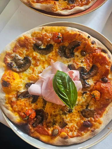 Pizza artisanale au feu de bois